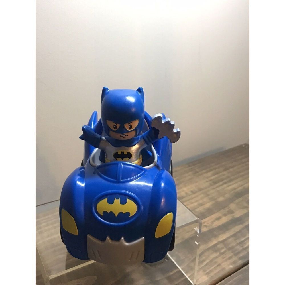 *Fisher Price Little People DC Super Friends Batman Car And Figure
